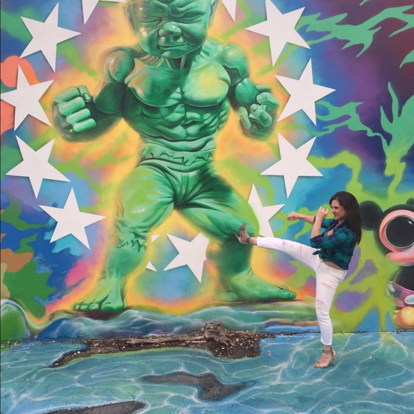 Meet your Posher, Gillian - Picture 1 of 1